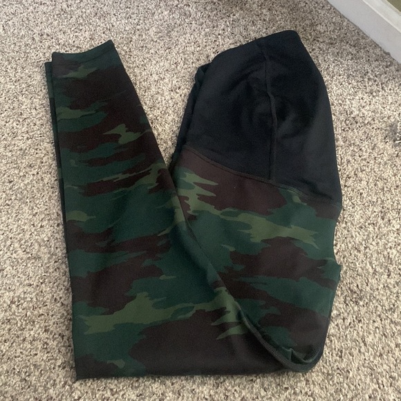 Ingrid&aIsabel maternity leggings size small - Picture 2 of 10